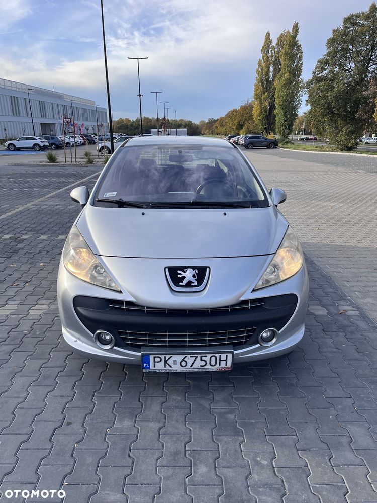 Peugeot 207 - 1