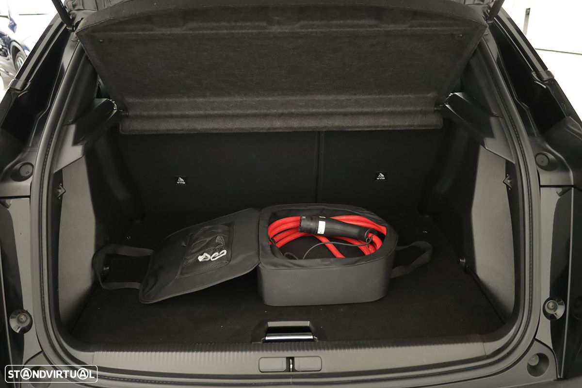 Peugeot e-2008 50 kWh GT - 24