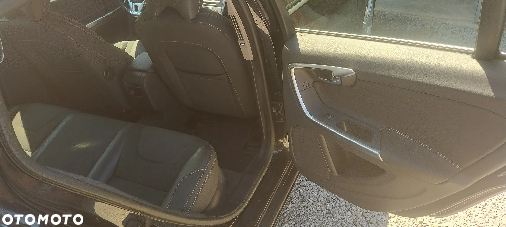Volvo V60 D5 AWD Geartronic RDesign - 18