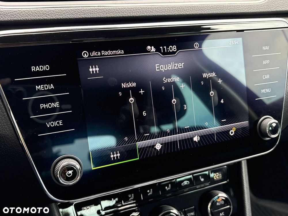 Skoda Superb 2.0 TDI SCR Style DSG - 30