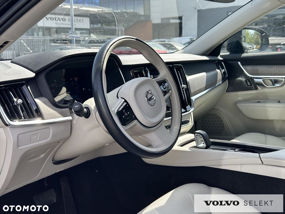 Volvo V90 Cross Country - 16