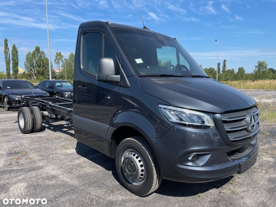 Mercedes-Benz Sprinter - 1