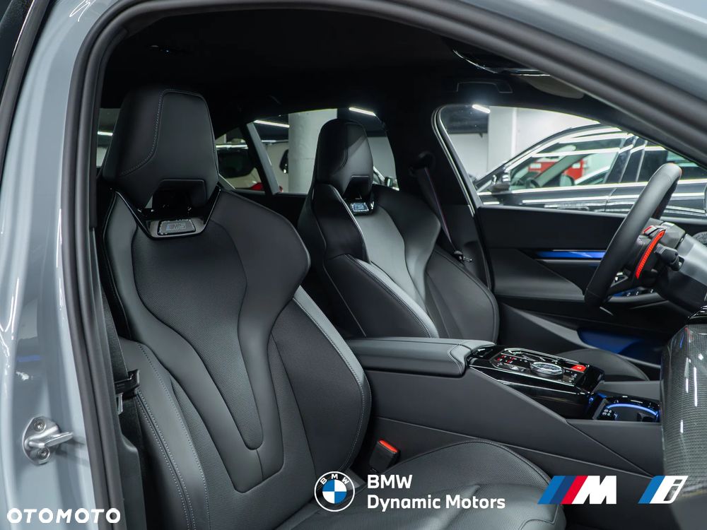BMW M5 xDrive - 23