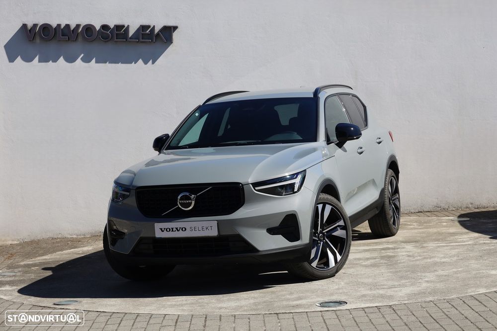 Volvo XC 40 2.0 B3 Plus Dark - 1