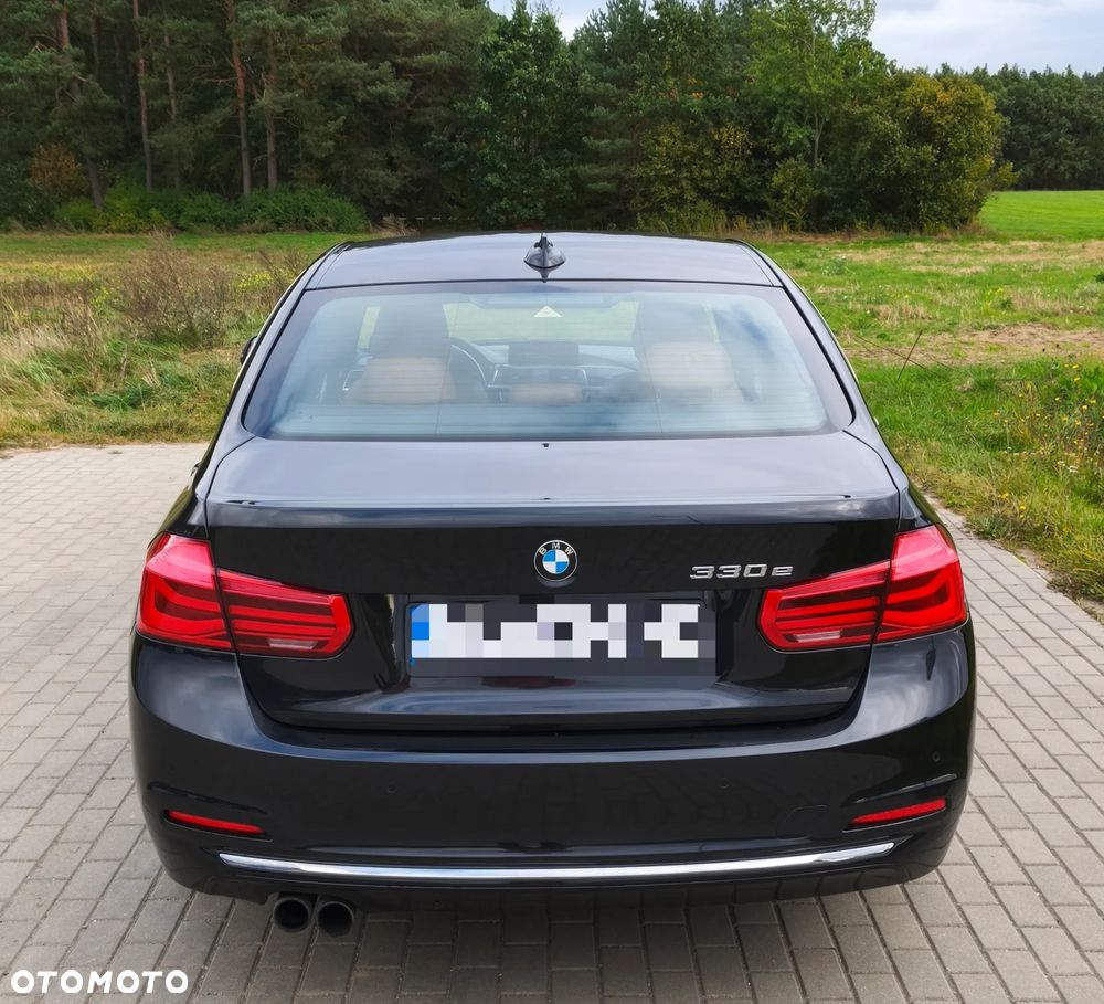 BMW Seria 3 330i xDrive M Sport - 3