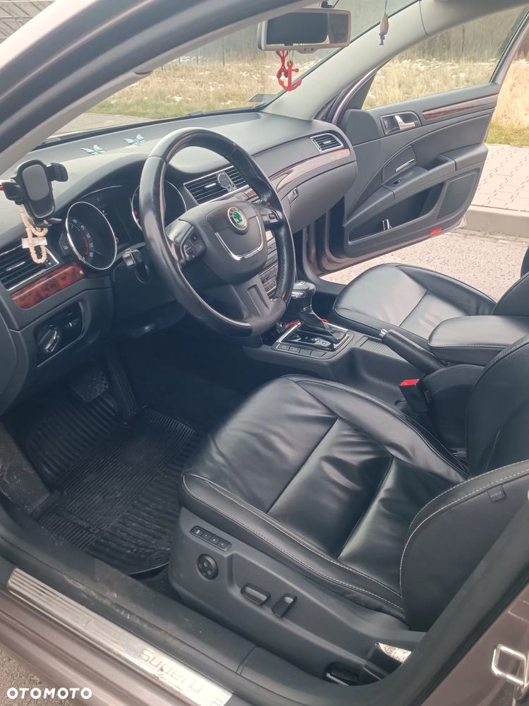 Skoda Superb 2.0 TDI Elegance DSG - 10