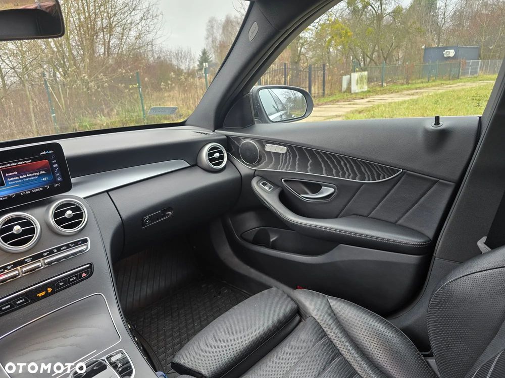 Mercedes-Benz Klasa C 220 d 4MATIC 9G-TRONIC - 12