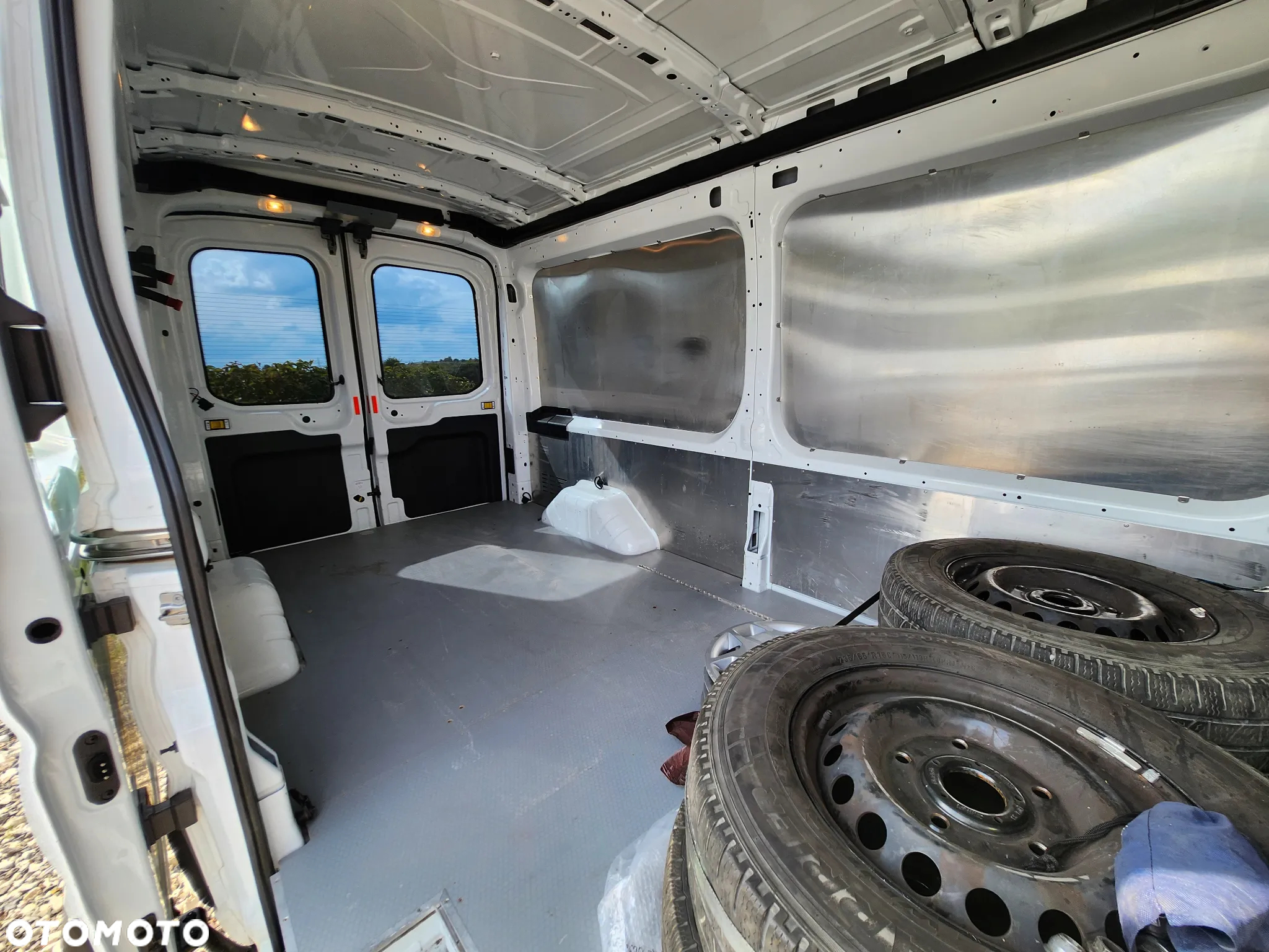 Ford Transit - 27