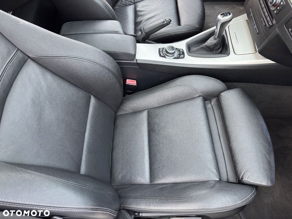 BMW Seria 3 320d - 23