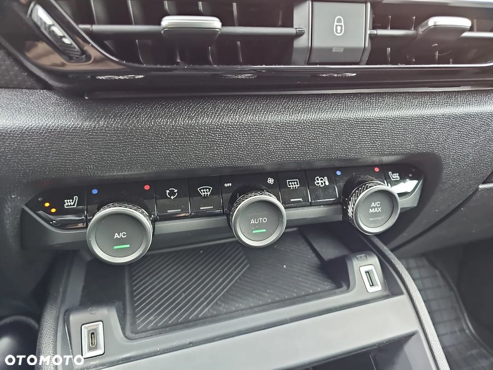 Citroën C4 1.2 PureTech Max S&S - 21