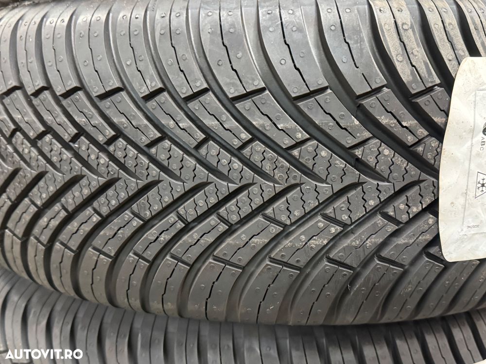 Vând 4 anvelope 215/65/16 vredestein de patru sezoane noi - 3