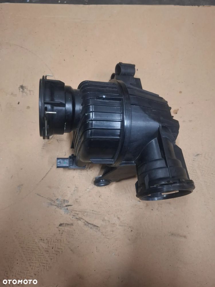 VOLVO XC60 II B5 Rezonator 32324079 - 1