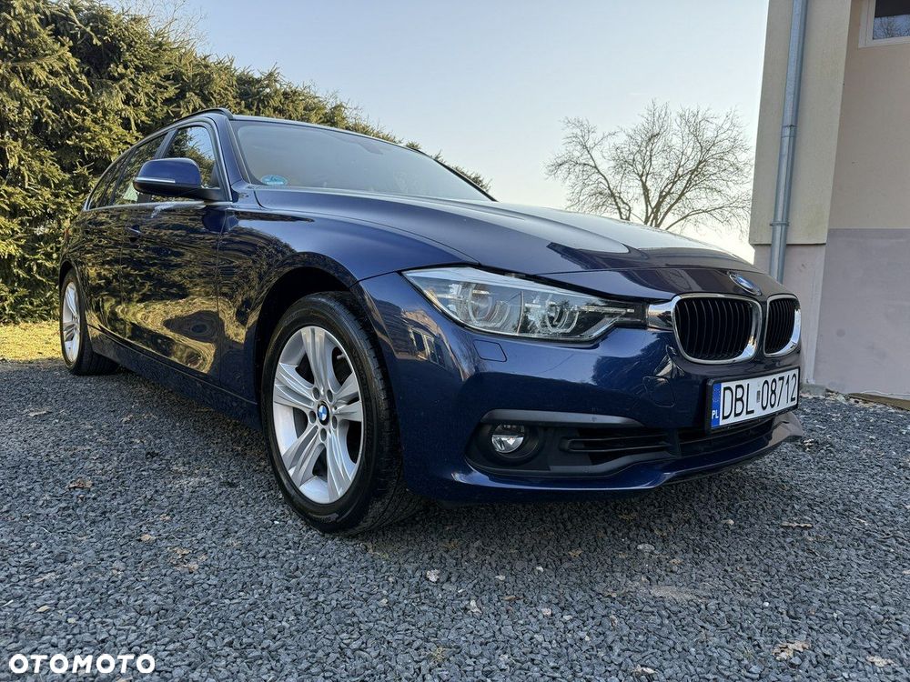 BMW Seria 3 320i Luxury Line - 33