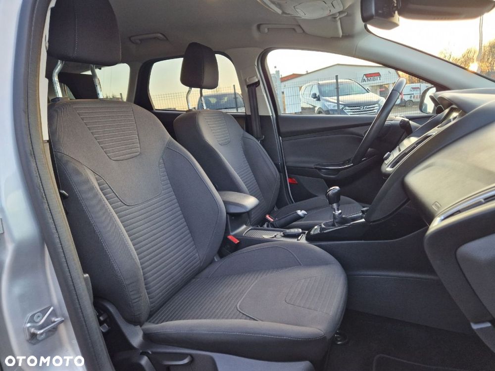 Ford Focus 1.0 EcoBoost Titanium - 25