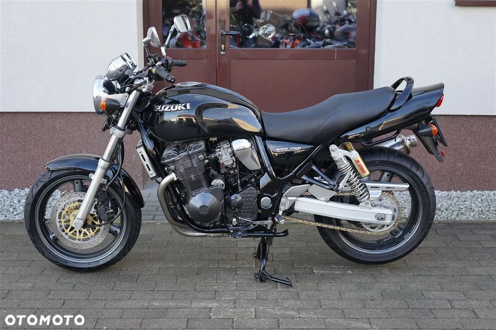 Suzuki GSX - 22