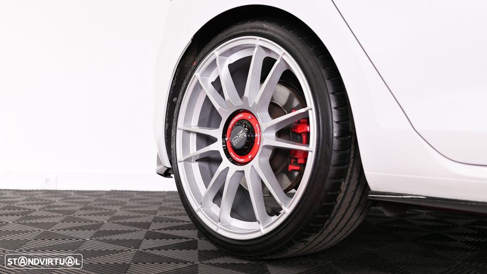 VW Golf GTI 2.0 TSI OPF DSG Performance - 10