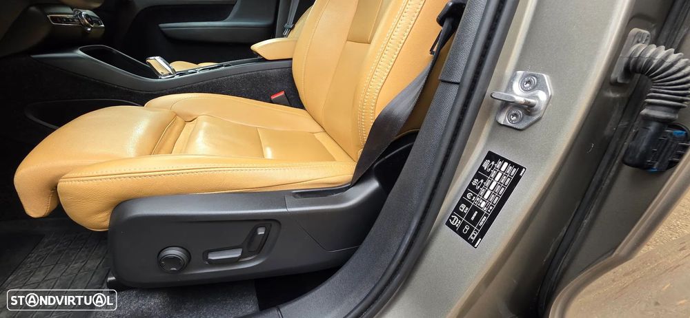 Volvo XC 40 1.5 T5 PHEV Inscription - 32