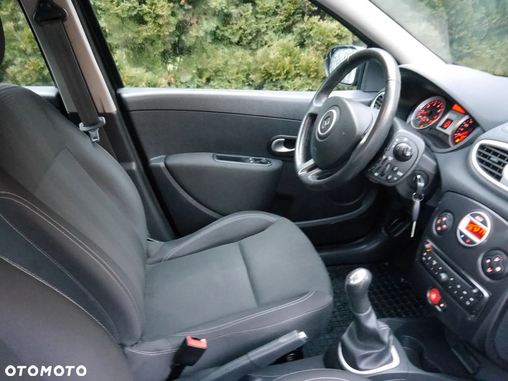 Renault Clio 1.2 16V 75 Dynamique - 18