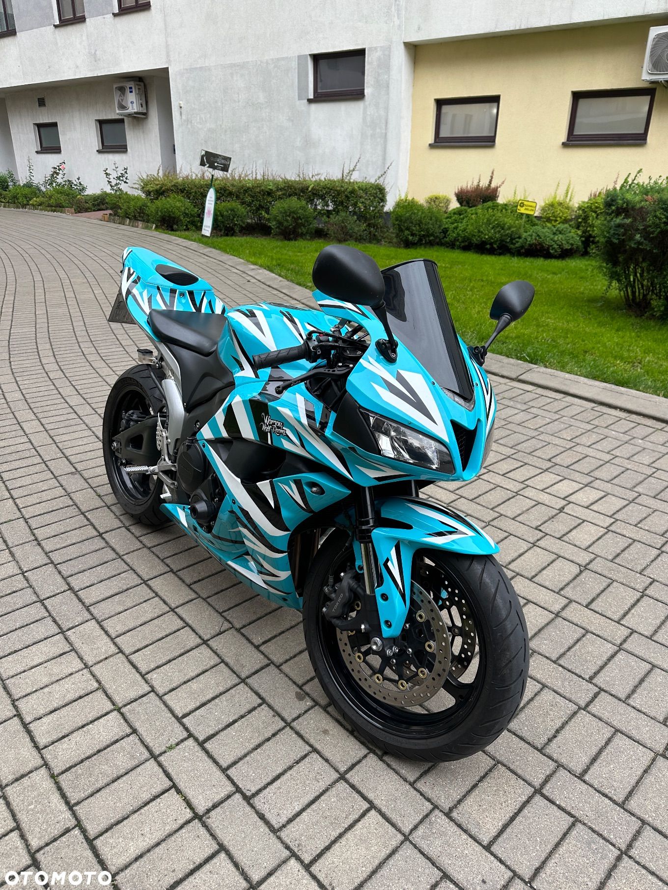 Honda CBR - 1
