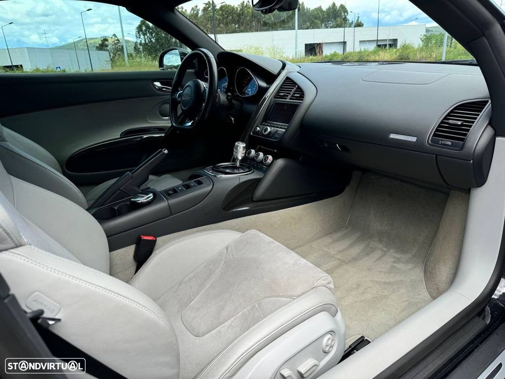 Audi R8 Spyder 5.2 FSi V10 quattro R tronic - 32