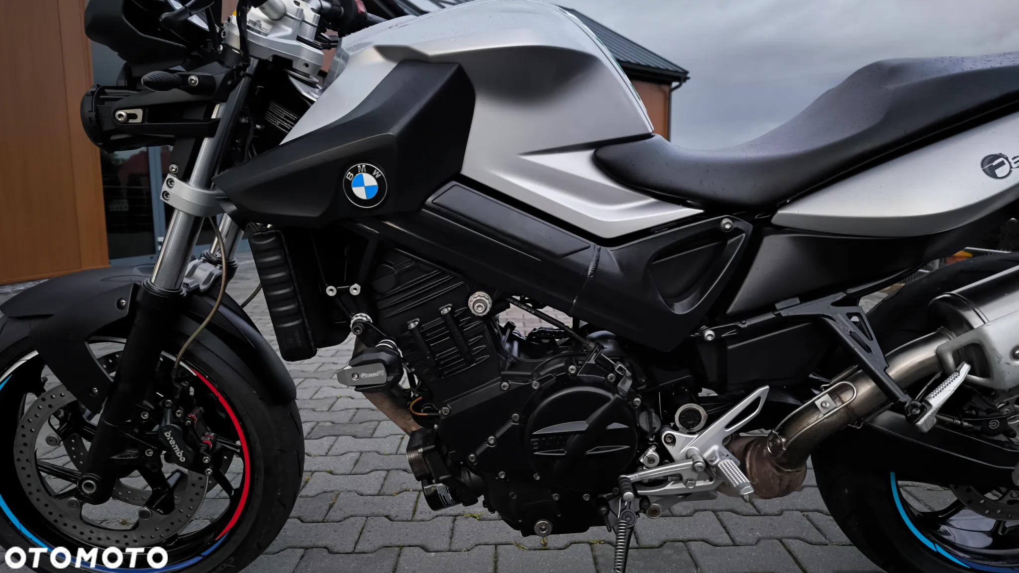 BMW F - 13