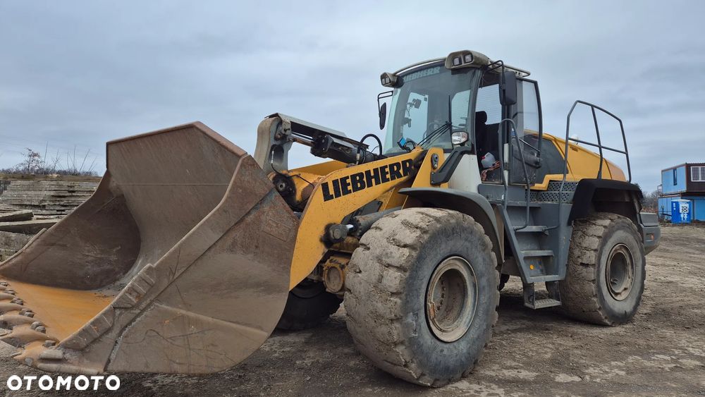 Liebherr L566 - 2