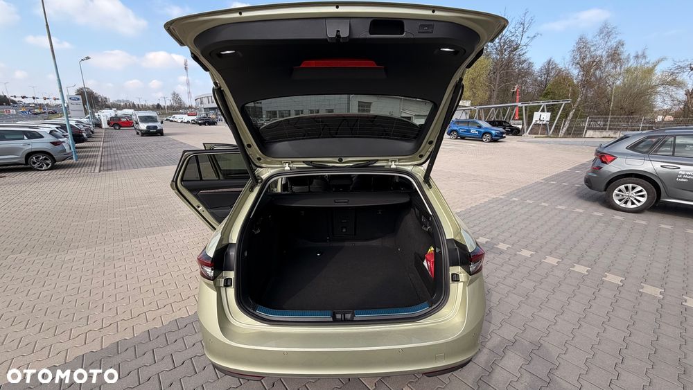 Skoda Superb 2.0 TDI SCR 4x4 L&K DSG - 9