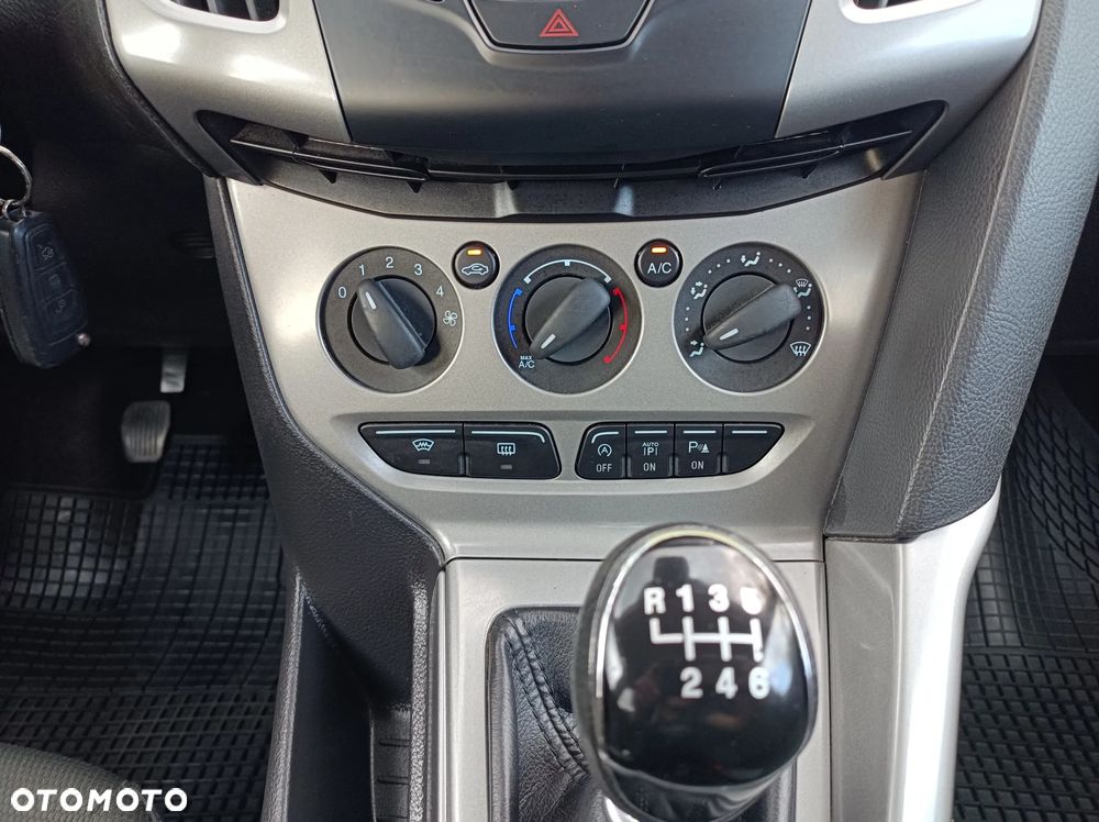 Ford Focus 1.6 TDCi DPF SYNC Edition - 15
