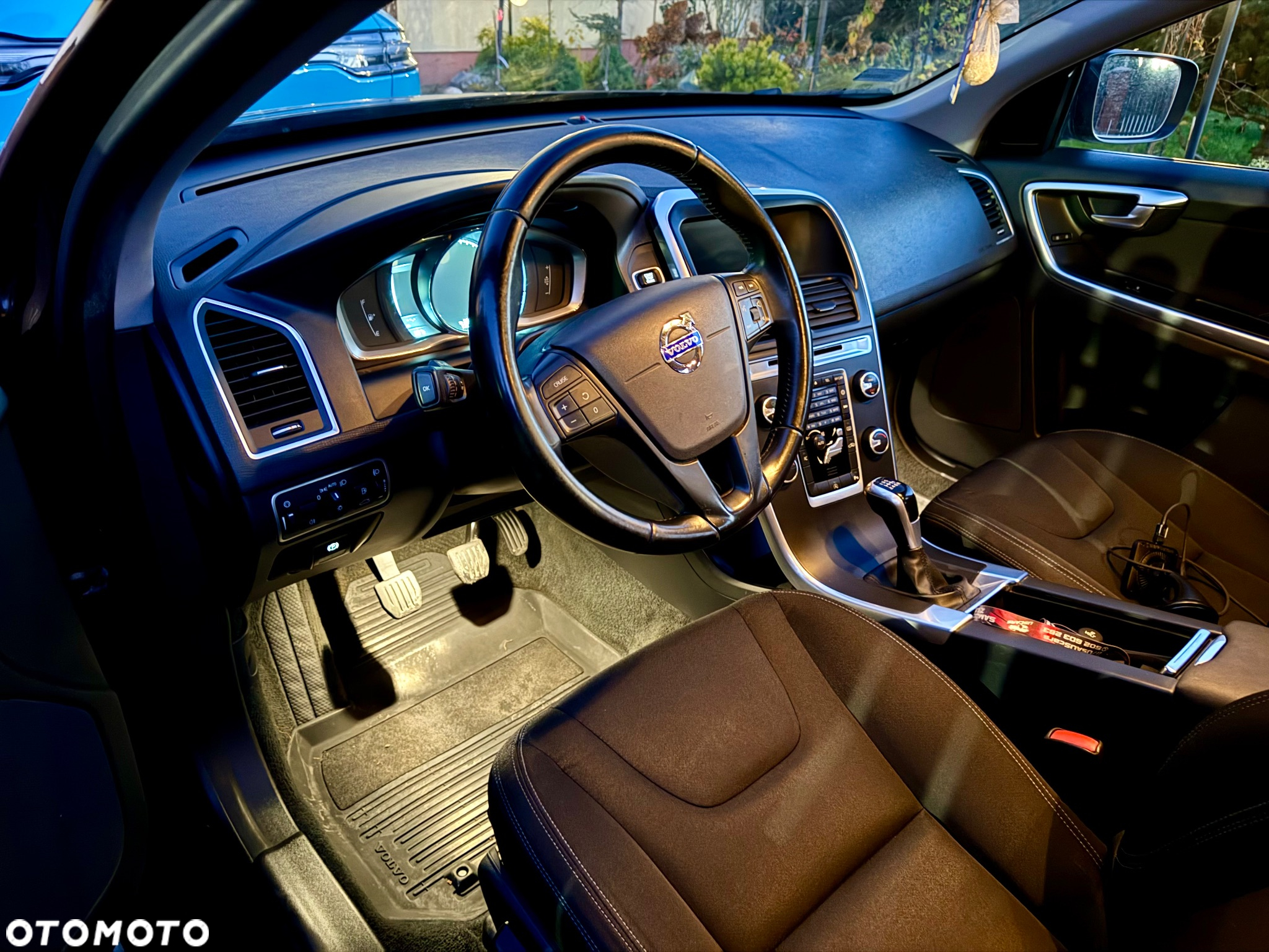 Volvo XC 60 D4 Drive-E Momentum - 6
