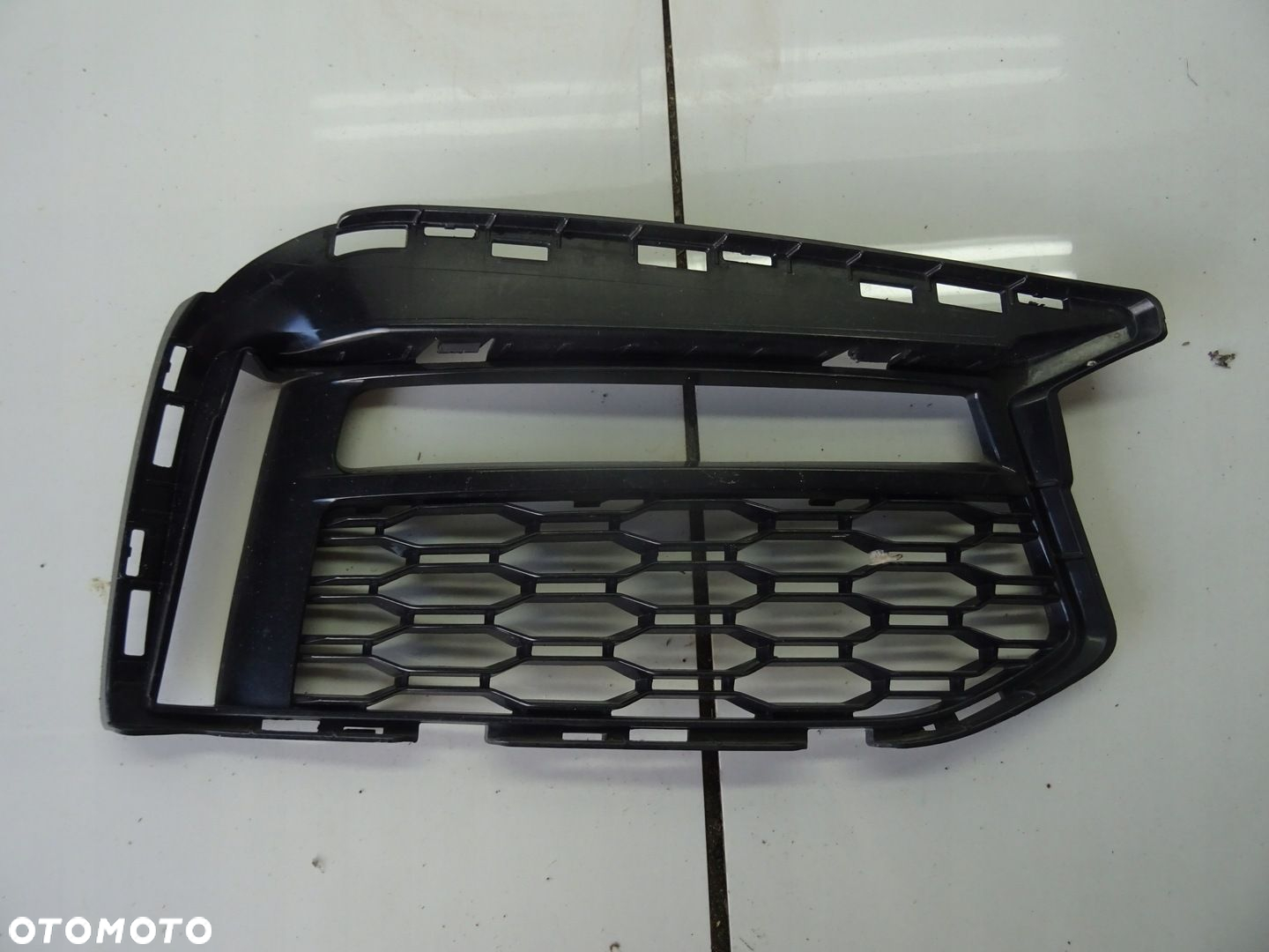 BMW G30 M-Pakiet Kratka Zderzaka Prawa OE - 2