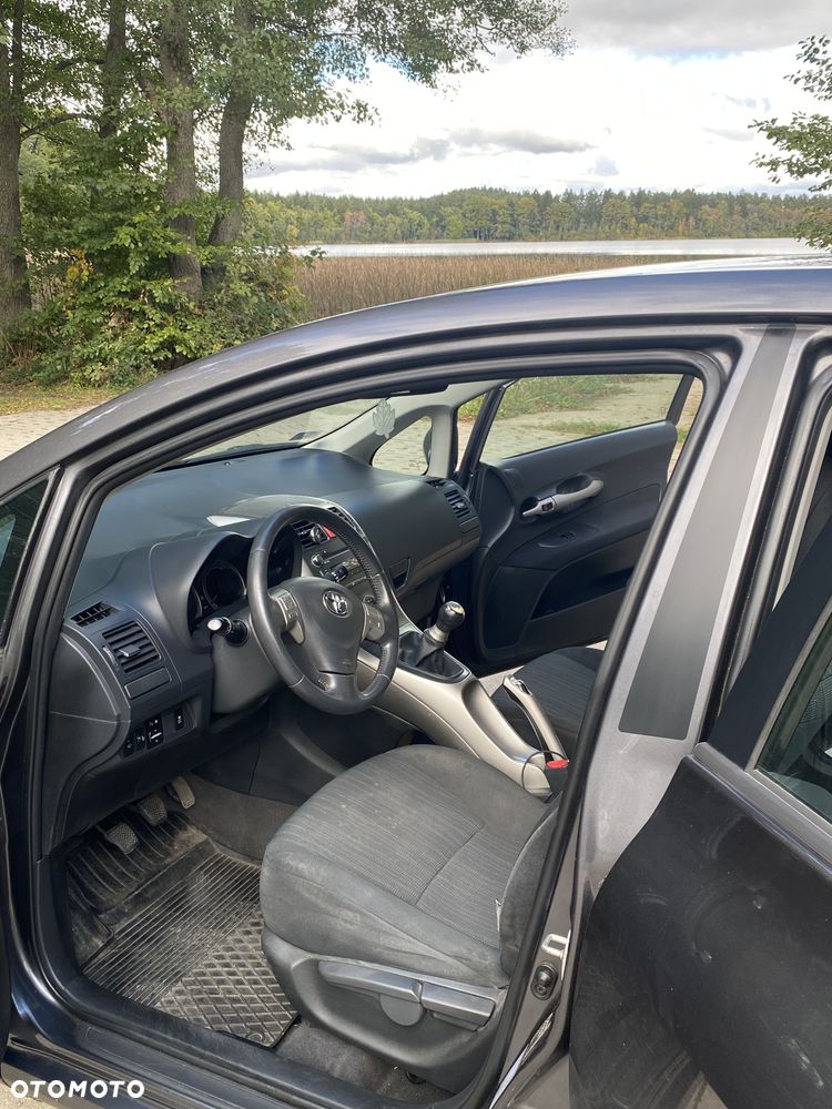 Toyota Auris - 16