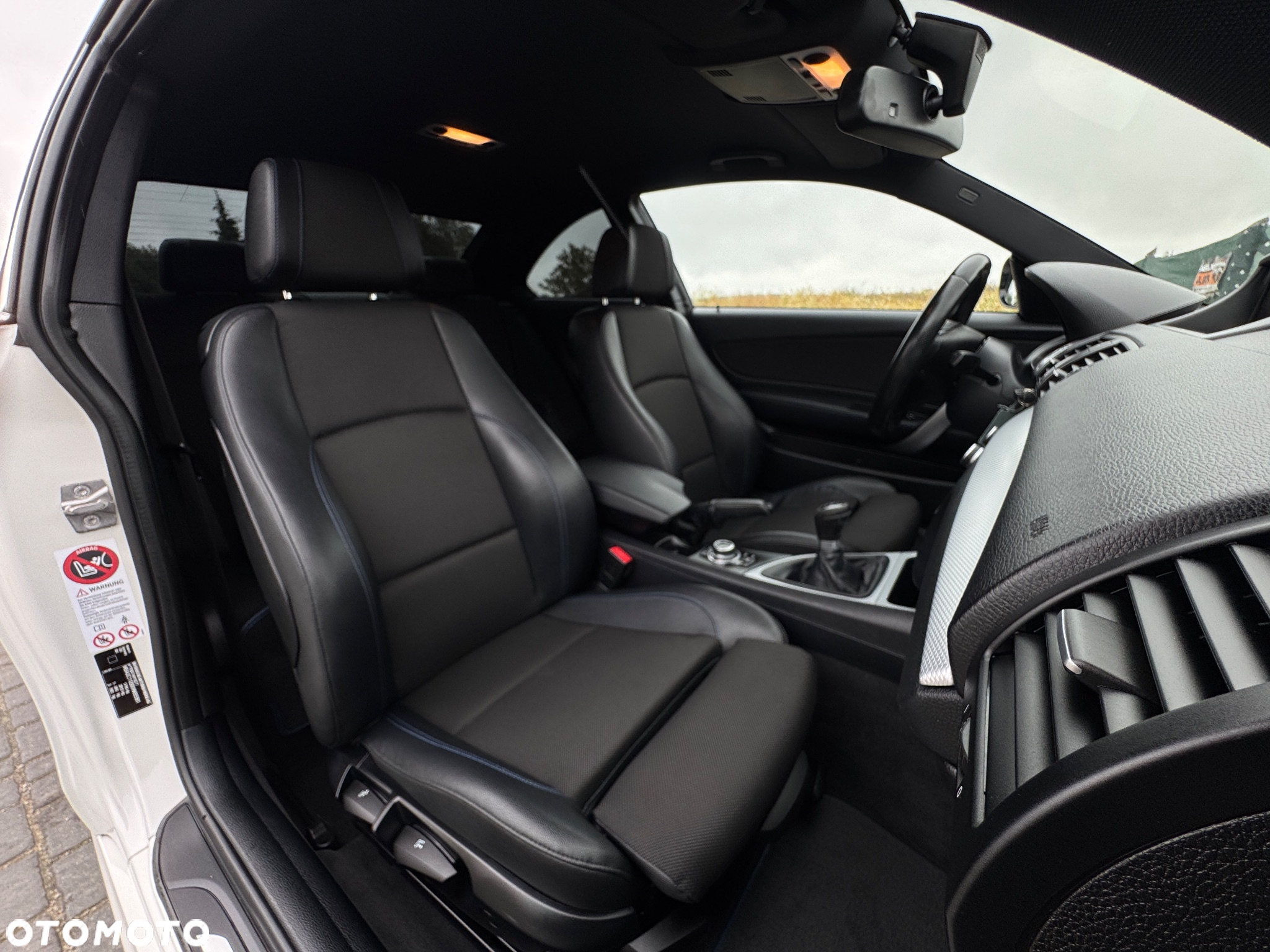 BMW Seria 1 120i - 26