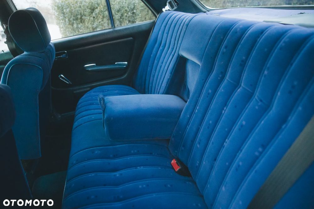 Mercedes-Benz W123 - 16