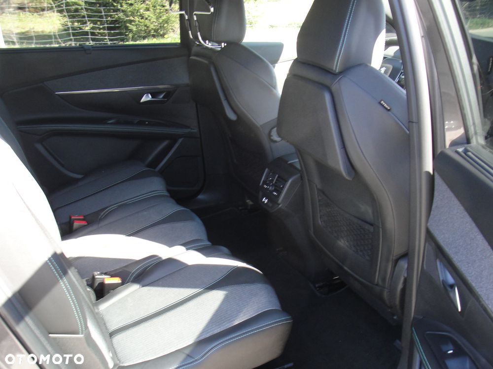 Peugeot 5008 1.2 PureTech Road Trip S&S EAT8 - 8