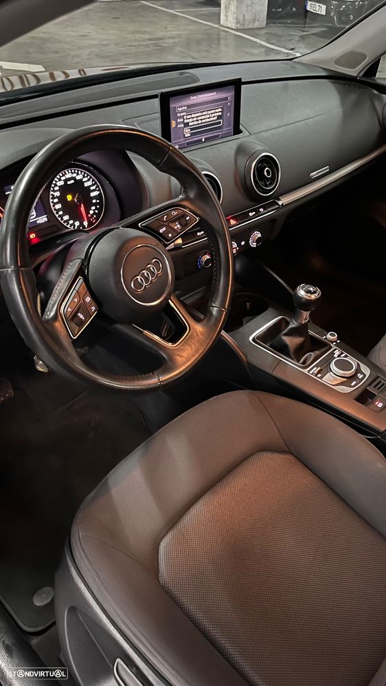 Audi A3 Sportback 2.0 TDI Design - 19