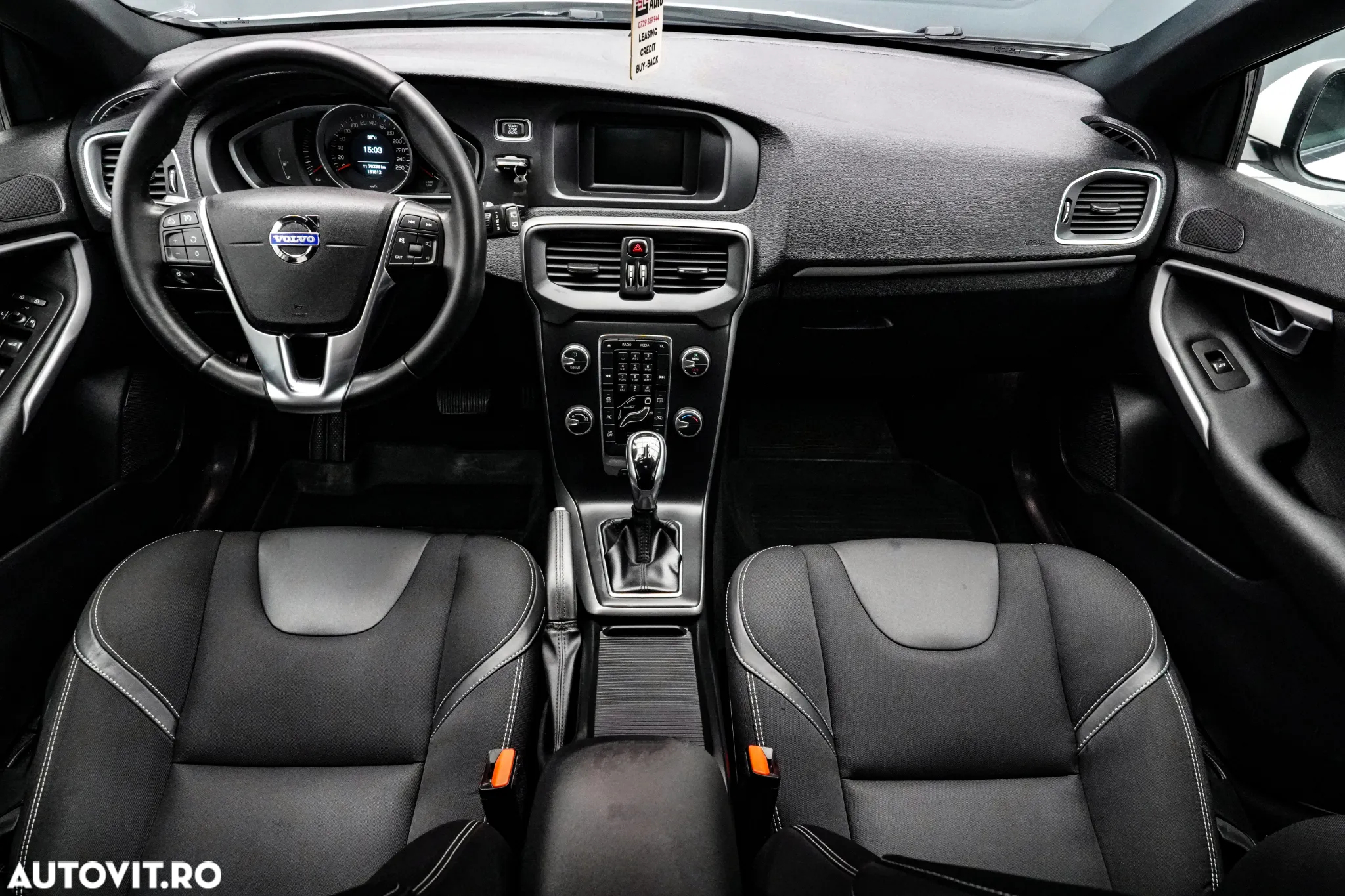 Volvo V40 D3 Aut. Momentum - 7