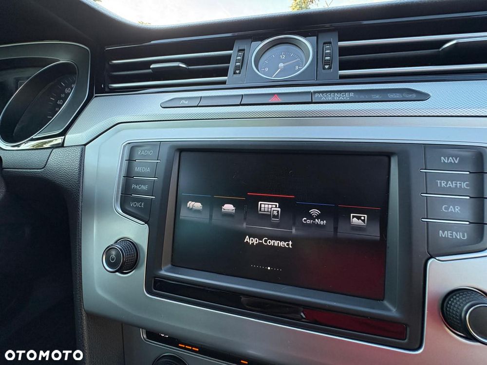 Volkswagen Passat 2.0 TDI BMT Comfortline DSG - 25