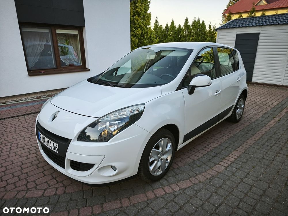 Renault Scenic 1.6 16V 110 TomTom Edition - 1