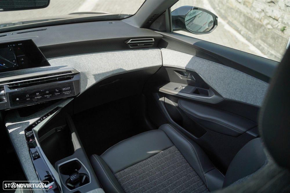 Peugeot 3008 1.2 Hybrid Allure e-DCS6 - 30