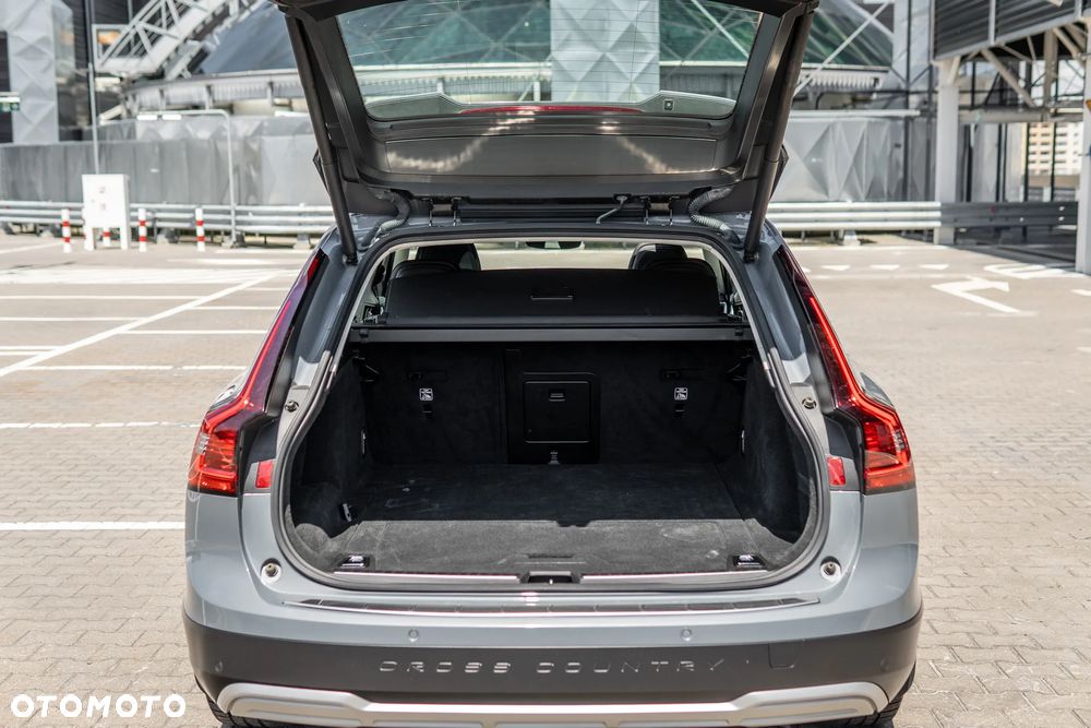 Volvo V90 Cross Country B5 D AWD Ultimate - 8