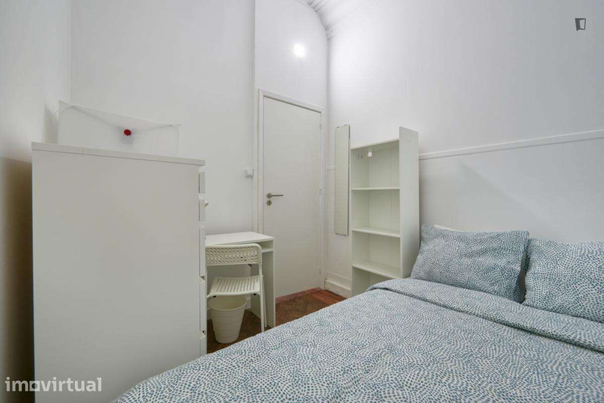 Quarto - localizado em Marquês de Pombal Lisbon - Grande imagem: 3/13
