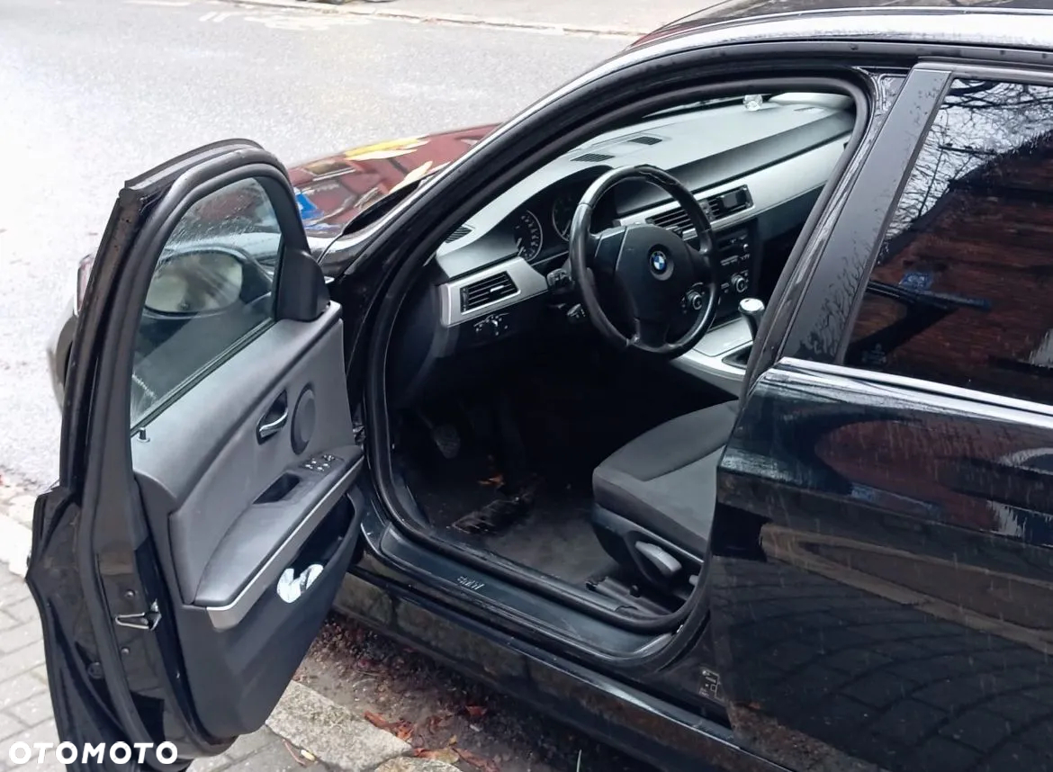 BMW Seria 3 318i - 3