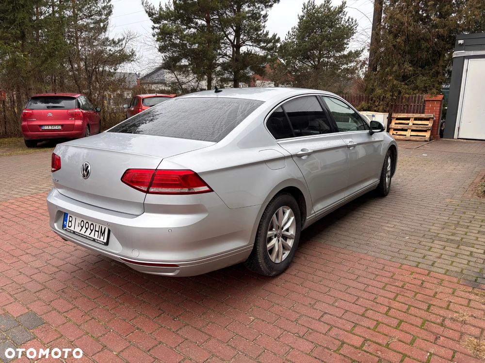 Volkswagen Passat - 5