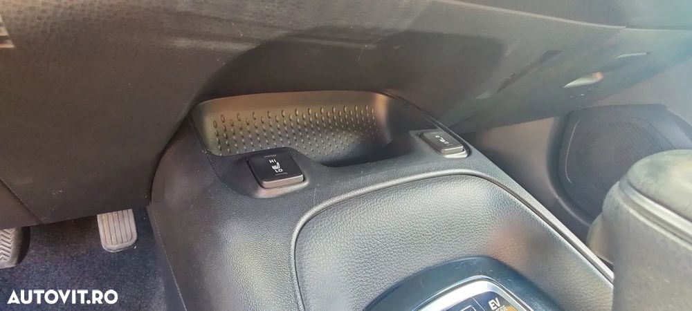 Toyota Corolla 1.8 HSD Dynamic - 13