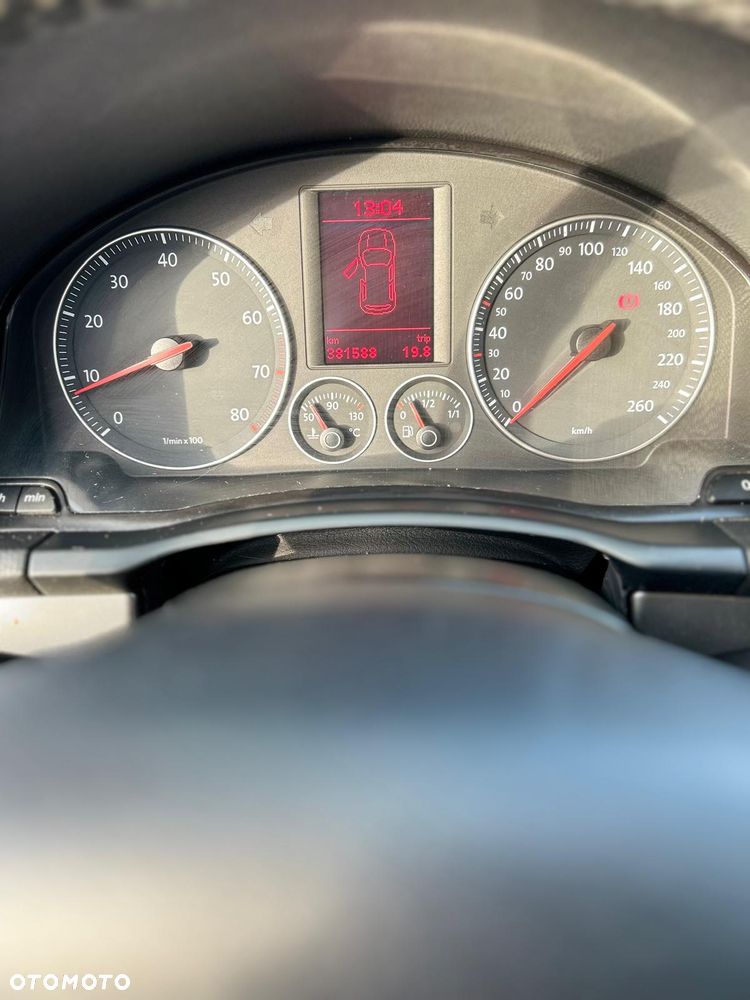 Volkswagen Golf - 16