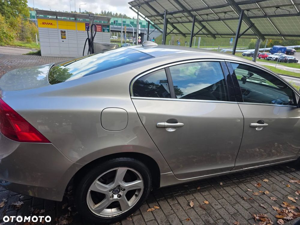 Volvo S60 D4 Momentum - 6