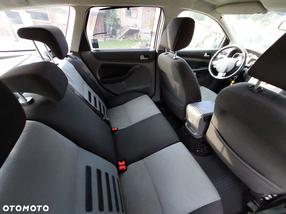 Ford Focus 1.6 Ti-VCT Trend + - 7