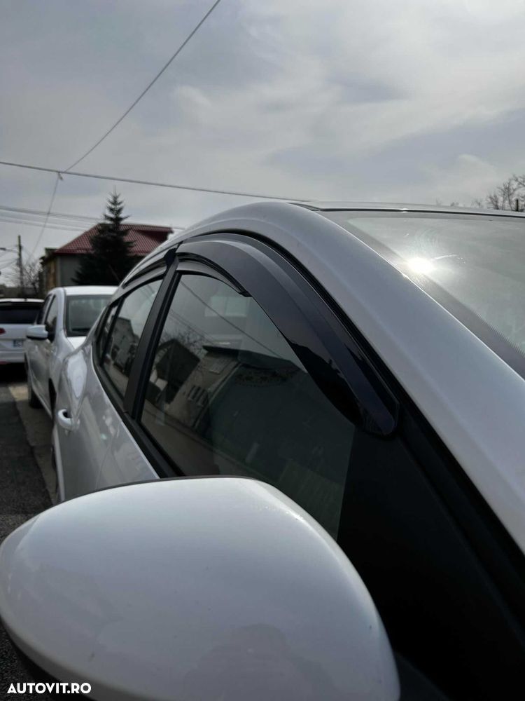 Paravanturi geamuri Dacia Logan 3 cu prindere pe exterior - 2