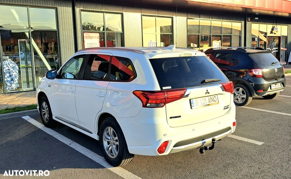 Mitsubishi Outlander 2.0 4WD - 3