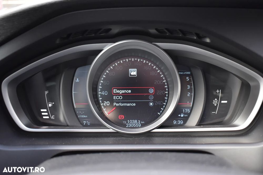 Volvo V40 D2 - 18
